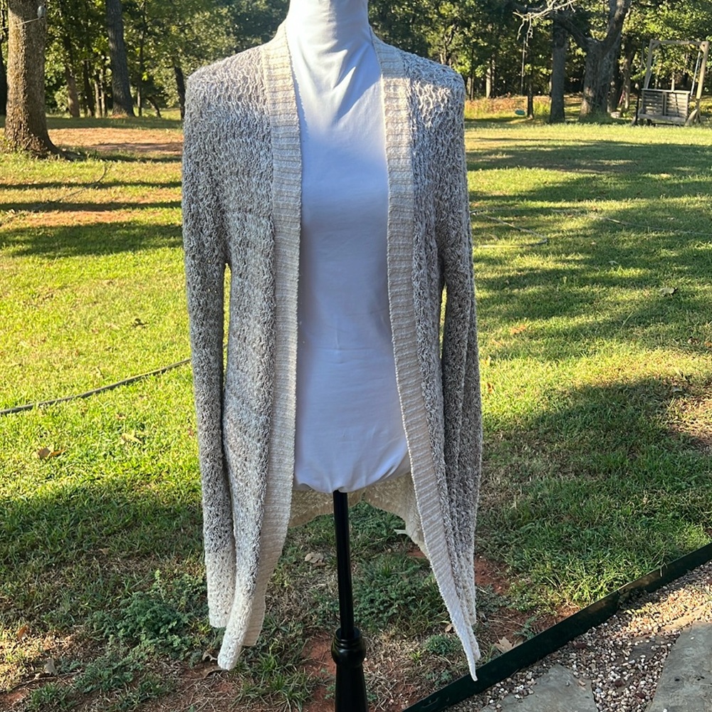ABSOLUTELY WORLDWIDE CARDIGAN ….. 531